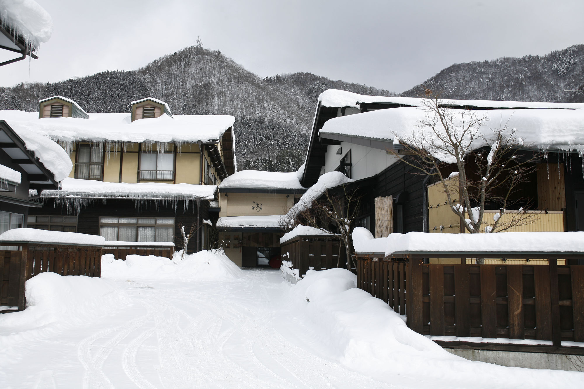 Ryokan Kutsuroginoya Yuu Takayama  Eksteriør billede