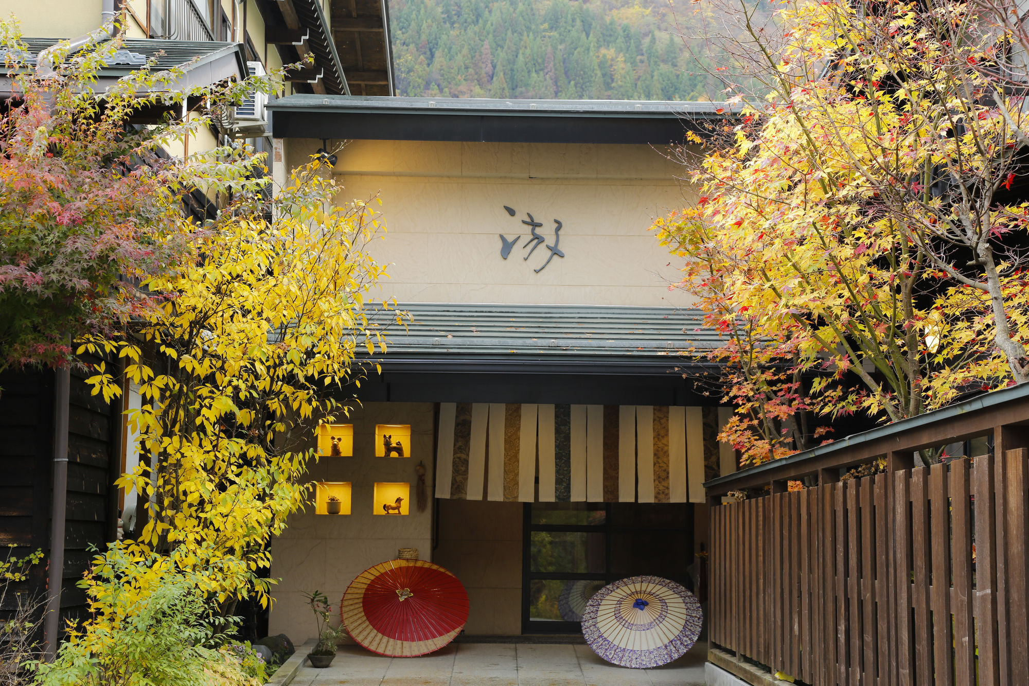 Ryokan Kutsuroginoya Yuu Takayama  Eksteriør billede
